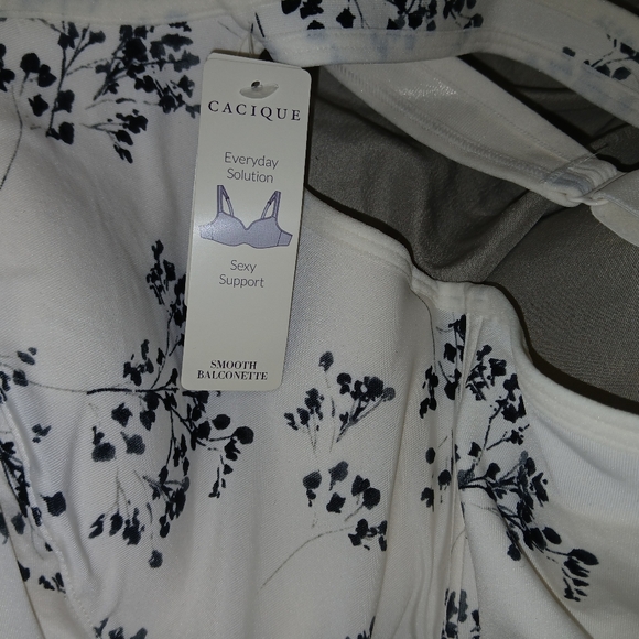 2 Bra Bundle - Picture 5 of 6